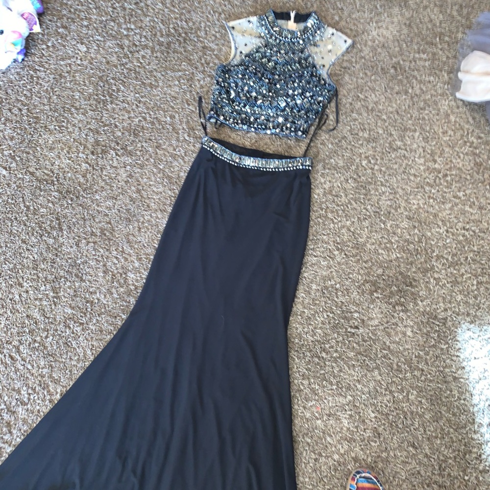 Prom dress! - Picture 2 of 8